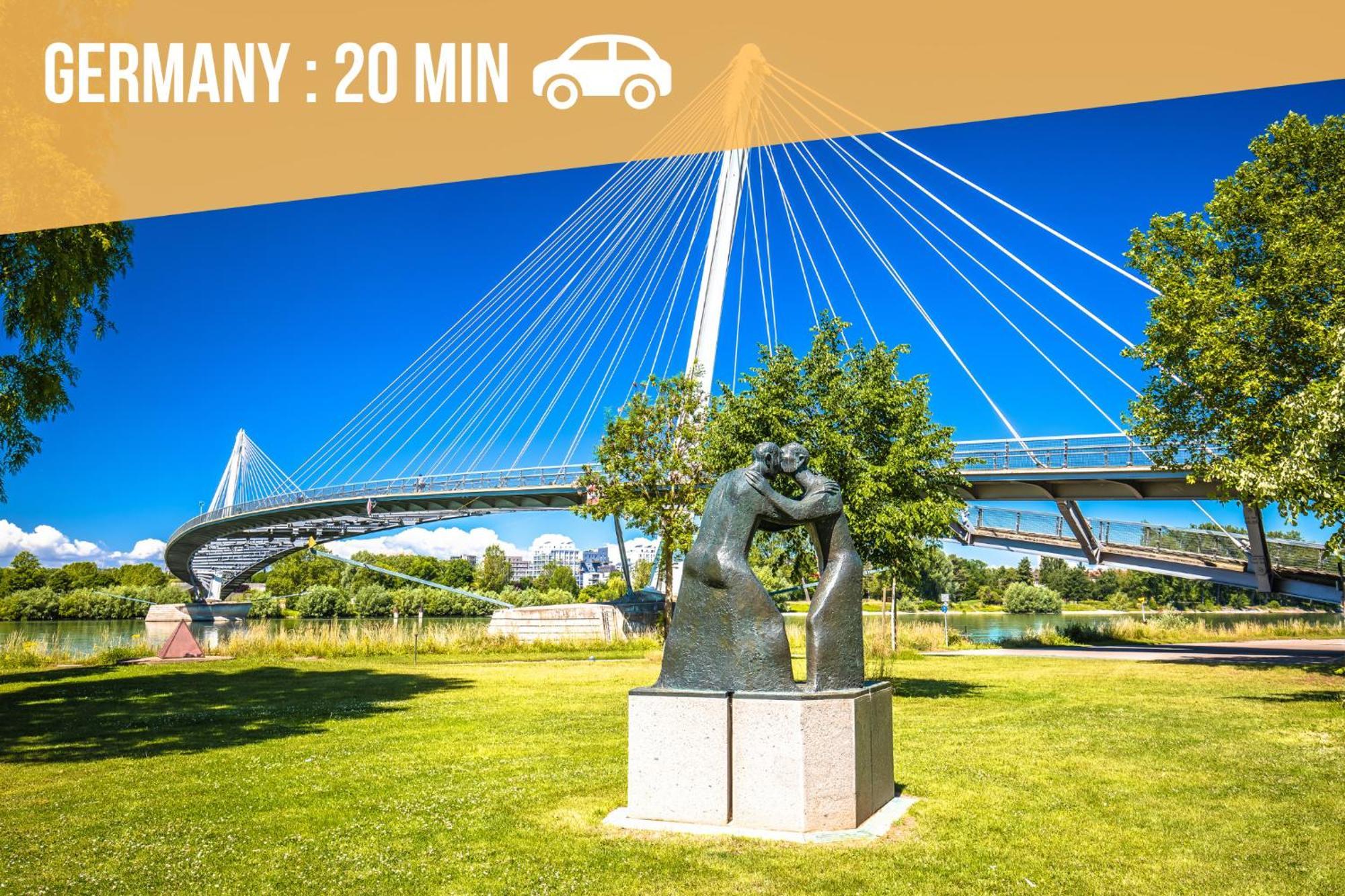 Lit Rond Tres Grand Et Confortable - Garage Possible Ou Parking Gratuit Rue - Gare 2 Min Et Ville 4 Min En Tram - Ciel Etoile - Netflix Videoprojecteur - Luxe Et Evasion Страсбург Экстерьер фото